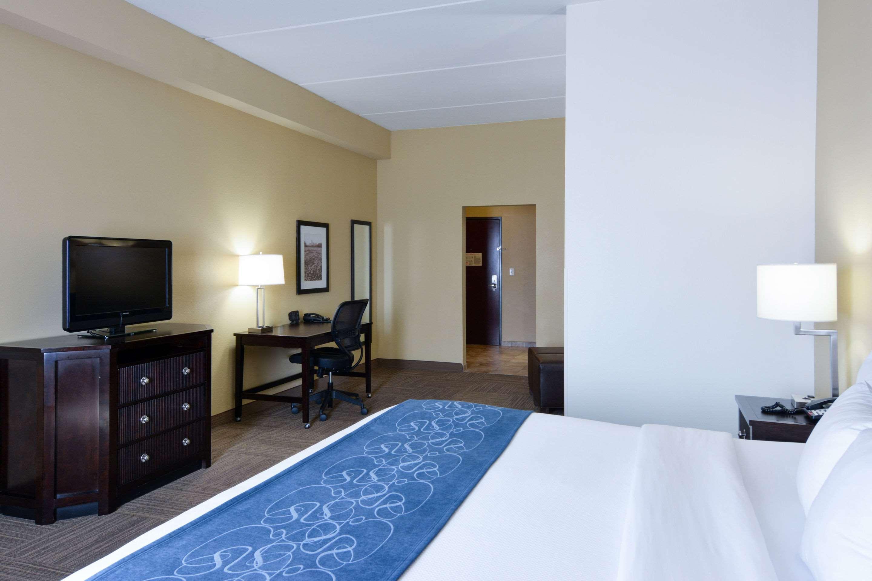 Comfort Suites Frisco Buitenkant foto